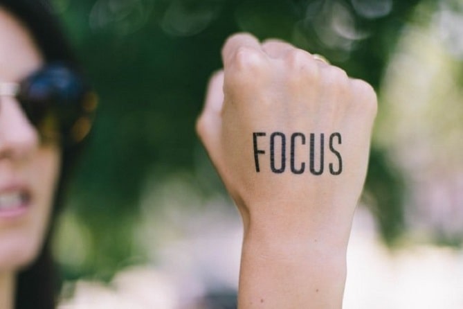 Inscription focus on the hand