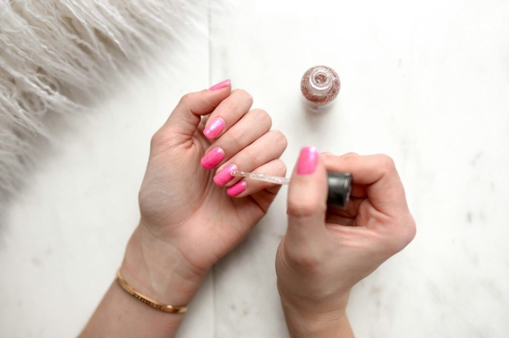 nails